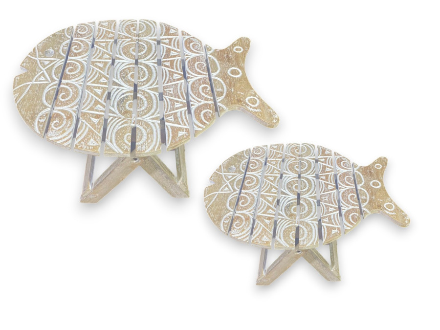 MESA Y TABURETE PEZ GRAVADOS