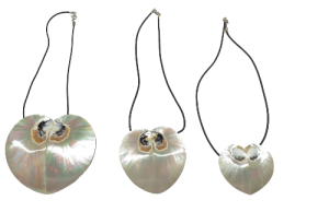 COLGTE.NACAR FORMA CORAZON